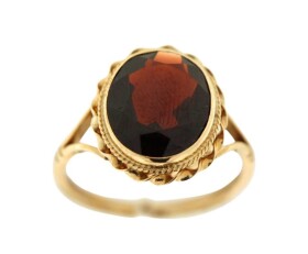 Vintage 9ct Garnet Ring