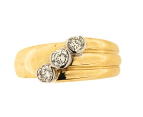 Contemporary 18ct Diamond Ring